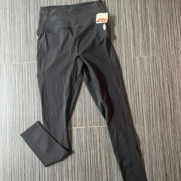 Free People Count me In Leggings NWT - Picture 2 of 5